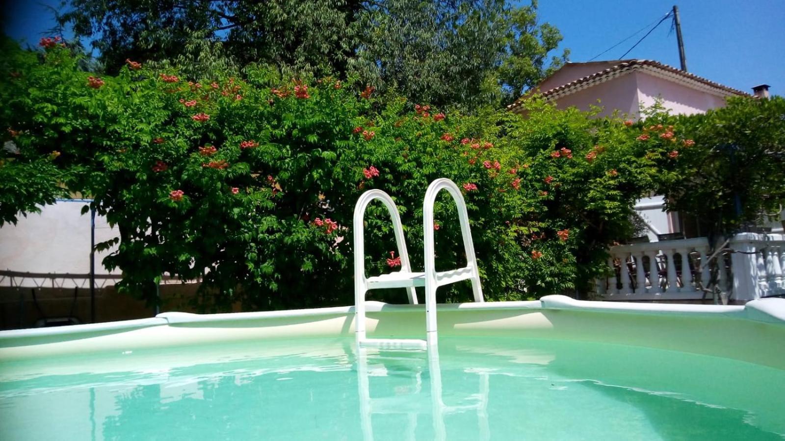 Au Nid De Mes Anges Bed and Breakfast Entrecasteaux Buitenkant foto